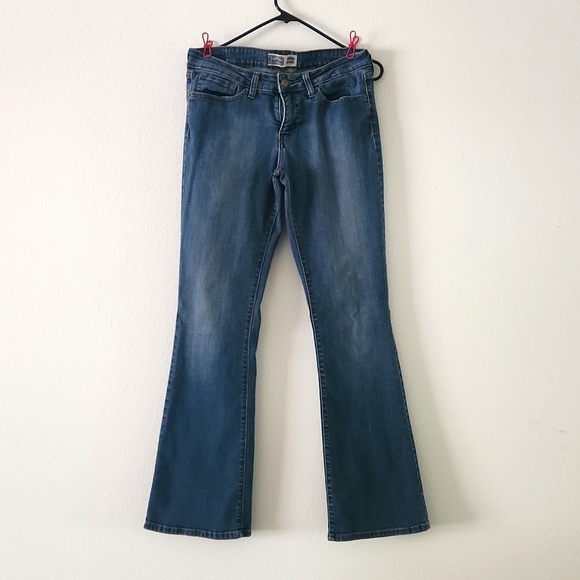 Signature by Levi Strauss & Co. Gold Women's Totally Shaping Bootcut Jeans 10M - Picture 1 of 6
